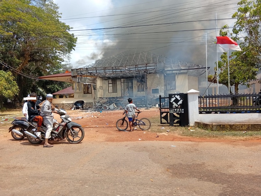 Ribuan Penambang Geruduk Kantor PT Timah, Desak Percepatan RKAB, Aksi Berujung Kebakaran