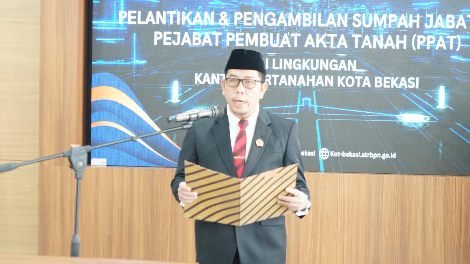 Lantik PPAT Baru, BPN Kota Bekasi Tegaskan Komitmen Pelayanan Bersih